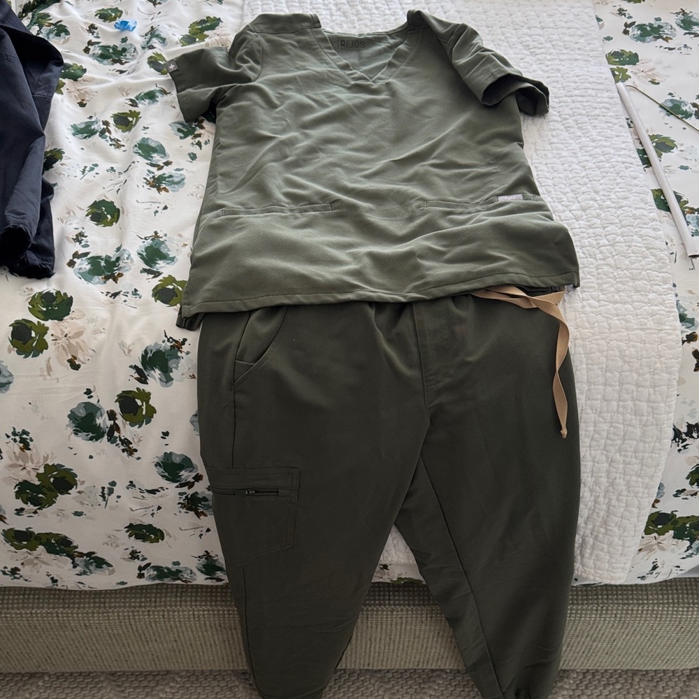 Figs Olive Green Women's scrubs XS/xst
